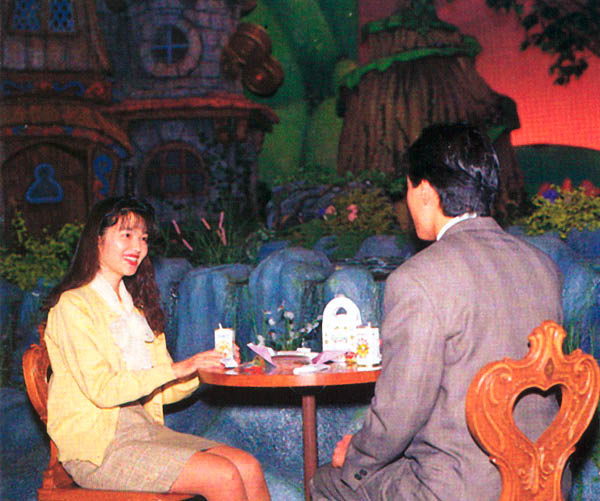 Fairie_CoupleDining